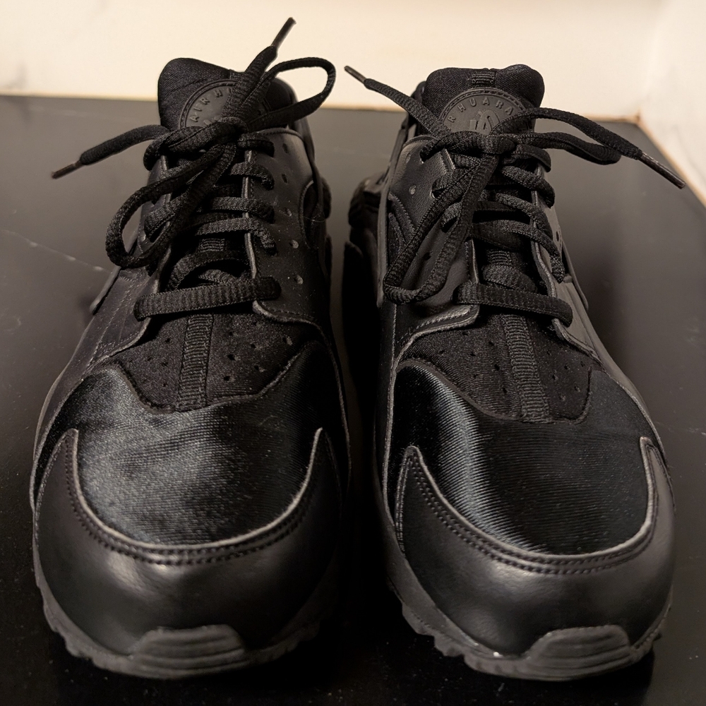 Nike Air Huarache Black Athletic Trainer Sneakers Wmn's Size 8  MSRP $160 - Picture 2 of 10